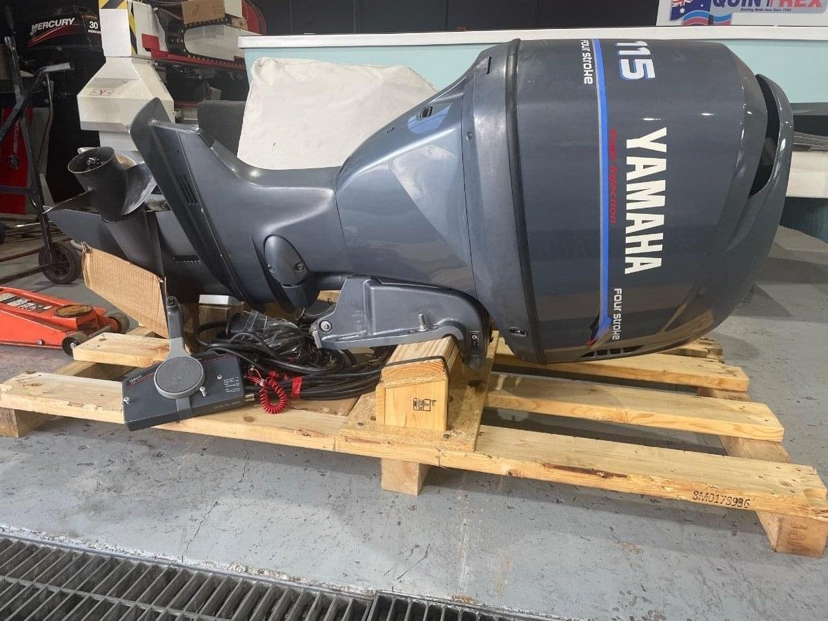 0_4.jpg 2001 Yamaha F115 HP 4-Cylinder EFI 4-Stroke 20" (L) Outboard Motor - Image 1