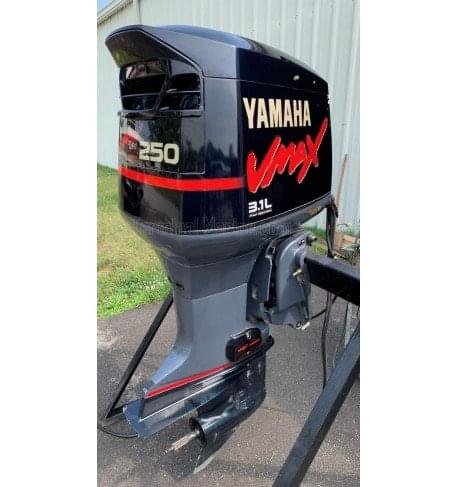2003-yamaha-vx250tlrb-250-hp-v6-2-stroke-outboard.jpg 2003 Yamaha 250 HP 3.1L OX66 VMax V6 EFI 2 Stroke 20" (Long Shaft) Outboard Motor - Image 1