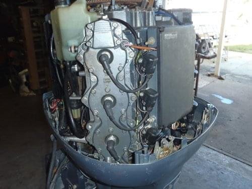 1989 Yamaha 150 HP V6 Carbureted 2-Stroke 25" (X) Outboard Motor - Image 2