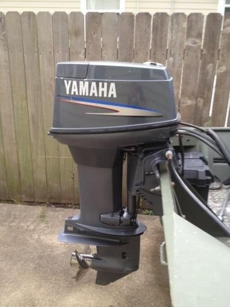 2006 Yamaha 50 HP 4-Cylinder EFI 4-Stroke 20" (L) Outboard Motor - Image 1