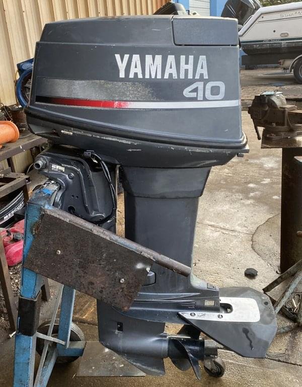 side1-4-1.jpg 1997 Yamaha 40 HP 2-Cyl Carbureted 2-Stroke 20" (L) Outboard Motor - Image 1